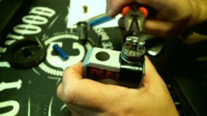  How To Rebuild The Dark Horse RDAImage10 pinch the coils