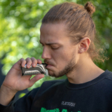 Bongs vs Vapes – what to choose?